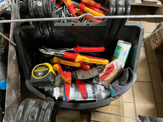 Altrex toolbuddy gereedschapsbak met inhoud (9x) - afbeelding 6 van  8
