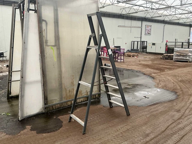 Altrex uitzet trap - afbeelding 2 van  5