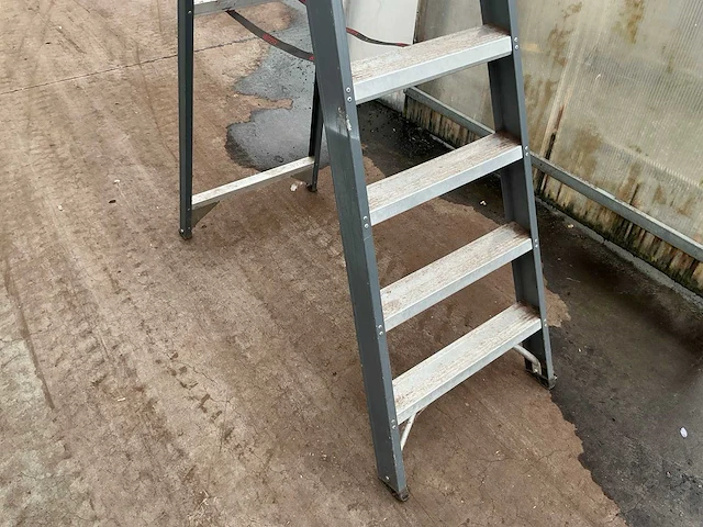 Altrex uitzet trap - afbeelding 4 van  5
