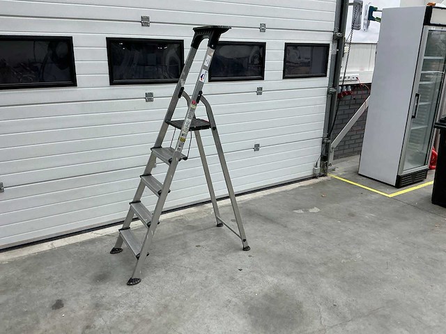 Altrex uitzettrap - afbeelding 1 van  2