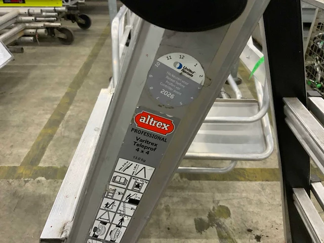 Altrex variflex teleprof 4x4 uitschuif/vouwladder - afbeelding 3 van  5