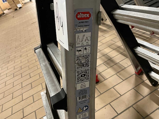 Altrex varitrex teleprof 4x4 vouwladder (2x) - afbeelding 6 van  7
