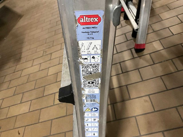 Altrex varitrex teleprof 4x4 vouwladder (2x) - afbeelding 6 van  7