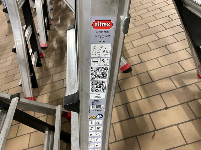 Altrex varitrex teleprof 4x4 vouwladder (2x) - afbeelding 7 van  7