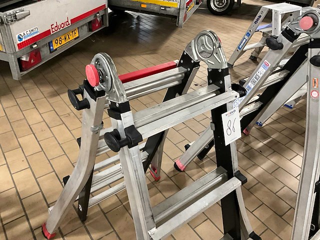 Altrex varitrex teleprof 4x4 vouwladder (2x) - afbeelding 6 van  7