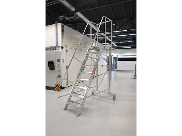 Altrex verrijdbare aluminium platform trap - afbeelding 2 van  8