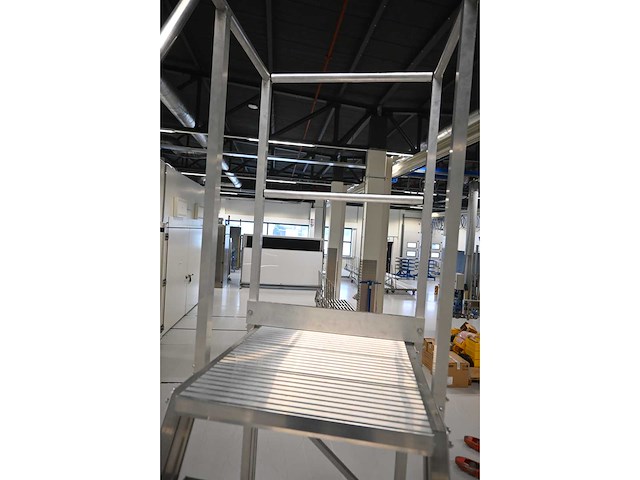Altrex verrijdbare aluminium platform trap - afbeelding 7 van  8