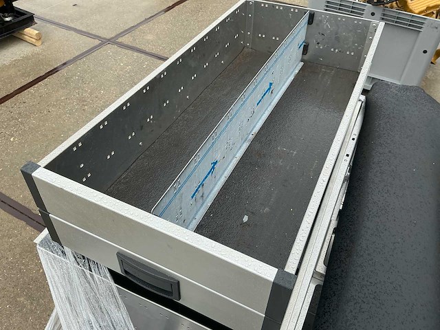 Aluca aluminium bedrijfswageninrichting / lade- en opbergsysteem - afbeelding 3 van  12