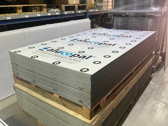 Alucopal acp plaat 220x125cm 6mm zuiverwit (25x) - afbeelding 1 van  5