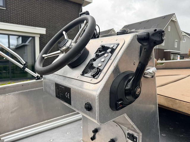 Alumax bullit 400 tender motorjacht - afbeelding 2 van  17