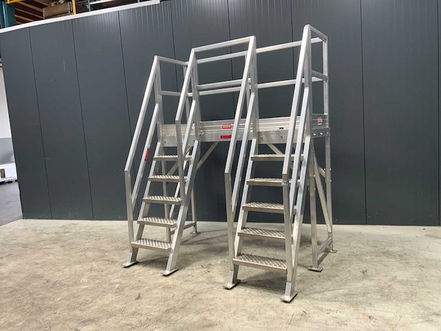 Aluminium bordes 5-trede 160cm hoogte - afbeelding 2 van  2