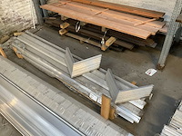 Aluminium daktrim 30x28x2500 mm (107x) - afbeelding 1 van  5