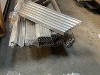 Aluminium daktrim 30x28x2500 mm (107x) - afbeelding 3 van  5