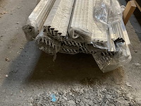 Aluminium daktrim 30x28x2500 mm (107x) - afbeelding 4 van  5