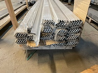 Aluminium daktrim 35x35x2500 mm (173x) - afbeelding 2 van  5