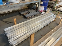 Aluminium daktrim 35x35x2500 mm (173x) - afbeelding 4 van  5