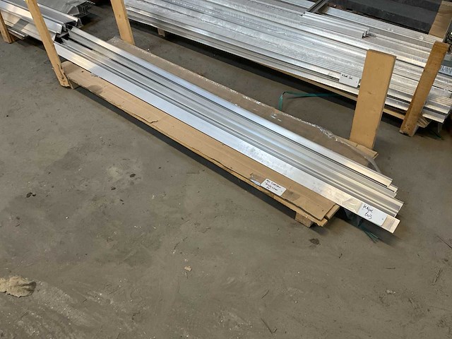 Aluminium daktrim (6x) - afbeelding 1 van  4
