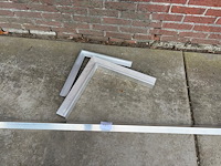 Aluminium daktrim en 2 hoekprofielen - afbeelding 1 van  1