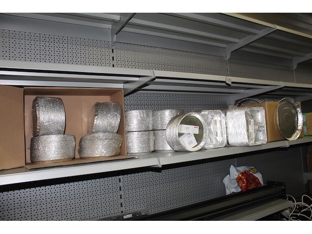 Aluminium disposables w.o. schaaltjes rond 17 cm, drievaks schaaltjes en grote schalen. ruim 750 stuks - afbeelding 1 van  4