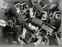 Aluminium eindklem zwart voor montage zonnepaneel (60x) - afbeelding 2 van  3