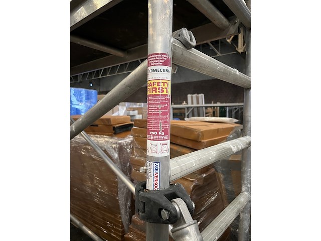 Aluminium euroscaffold rolsteiger 10 m hoog - afbeelding 3 van  13