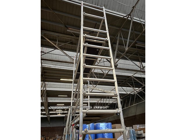 Aluminium euroscaffold rolsteiger 10 m hoog - afbeelding 4 van  13