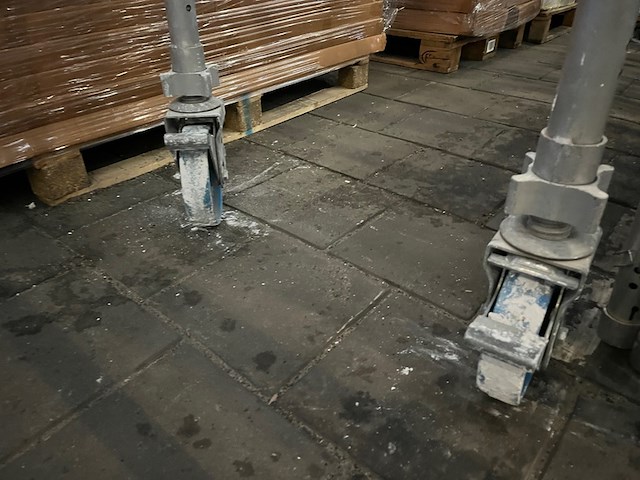 Aluminium euroscaffold rolsteiger 10 m hoog - afbeelding 5 van  13