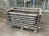 Aluminium frame (14x)