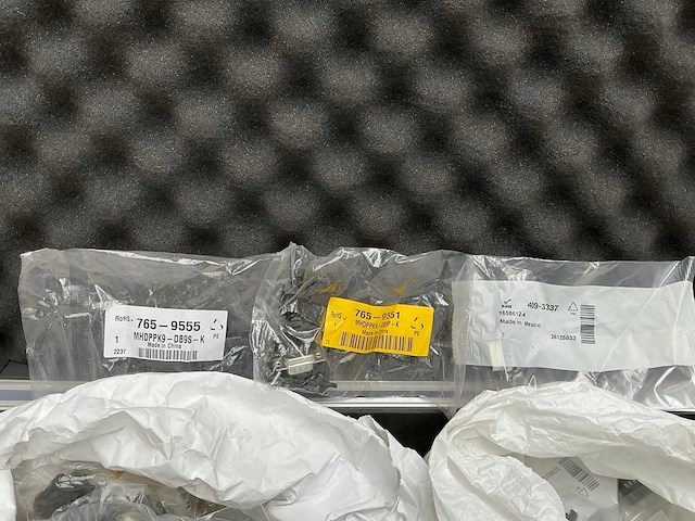 Aluminium gereedschap of opslagkoffer vol kabel-/connectorkits met d-sub mini-connectoren - afbeelding 2 van  5