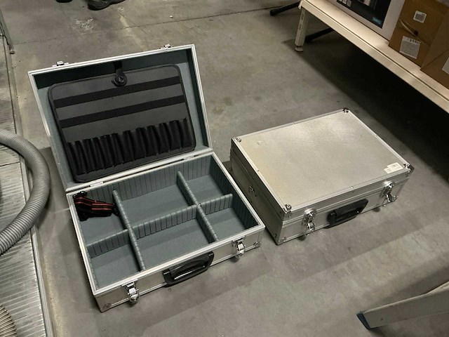 Aluminium gereedschapskoffers (2x) - afbeelding 1 van  3
