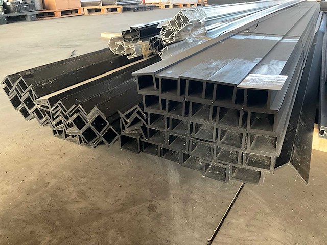 Aluminium hoeklijn 60x40mm (90x) - afbeelding 2 van  2