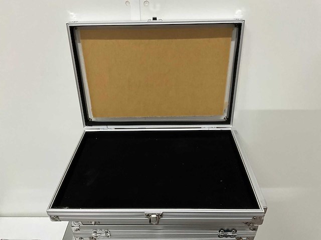 Aluminium koffer (12x) - afbeelding 3 van  3