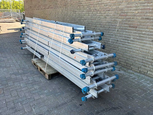 Aluminium ladderdelen voor schuine werkstelling (18x) - afbeelding 5 van  7