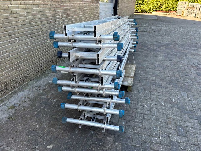 Aluminium ladderdelen voor schuine werkstelling (18x) - afbeelding 4 van  7