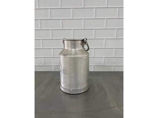 Aluminium melkbus met deksel - afbeelding 2 van  3