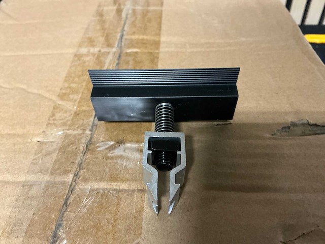 Aluminium middenklem zwart (200x) - afbeelding 3 van  5