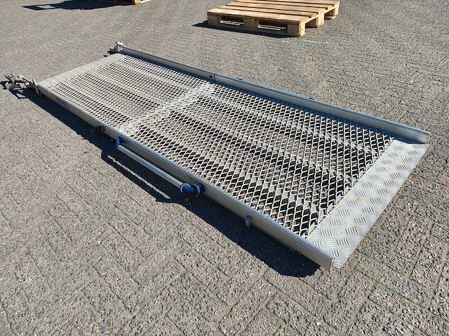Aluminium oprijlaan voor bestelbus - afbeelding 7 van  11