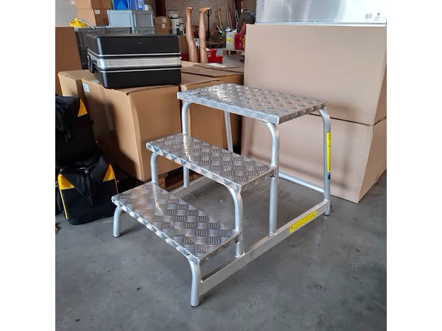 Aluminium opstap zarges, 3 treeds - afbeelding 1 van  4