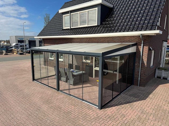 Aluminium overkapping 6x2,5m – polycarbonaat opaal 16mm – antraciet ral 7016 - afbeelding 1 van  12