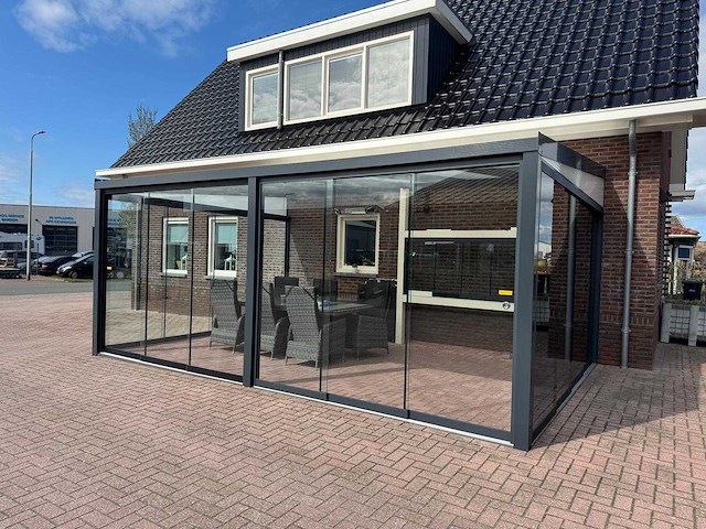 Aluminium overkapping 8x3m – polycarbonaat opaal 16mm – antraciet ral 7015 - afbeelding 1 van  13
