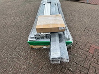 Aluminium overkapping 8x3m – polycarbonaat opaal 16mm – antraciet ral 7015 - afbeelding 1 van  10