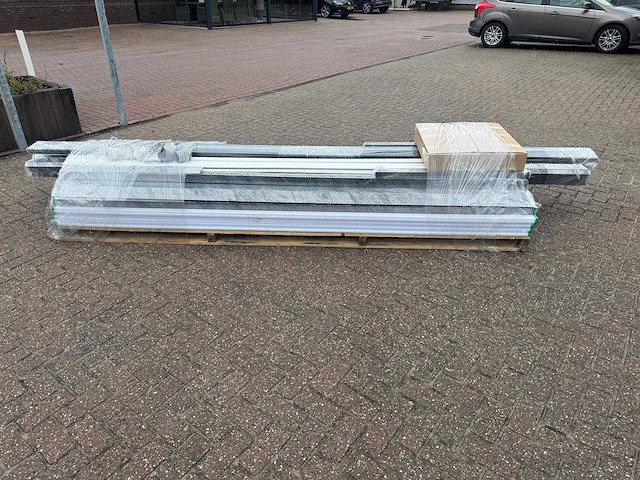 Aluminium overkapping 8x3m – polycarbonaat opaal 16mm – antraciet ral 7015 - afbeelding 10 van  10