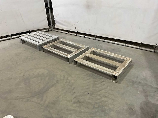 Aluminium pallet (3x) - afbeelding 1 van  5