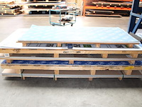Aluminium platen novelis b73a met dikte 2 mm en afmeting 125 x 250 cm op vier pallets. 42 platen. - afbeelding 3 van  4