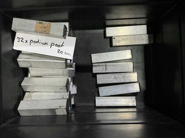 Aluminium podiumvoet 20cm (32x) - afbeelding 2 van  2