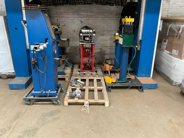 Aluminium profielbewerkingmachine (5x) - afbeelding 6 van  13
