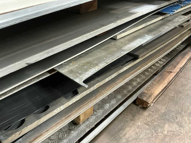 Aluminium / roestvrijstaal restant - afbeelding 9 van  10