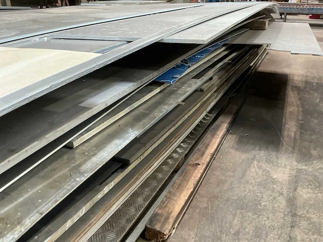 Aluminium / roestvrijstaal restant - afbeelding 10 van  10