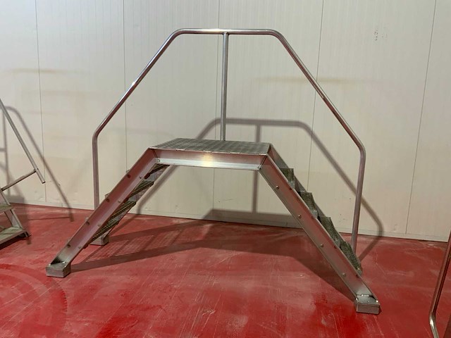 Aluminium / stalen bordes - afbeelding 1 van  5