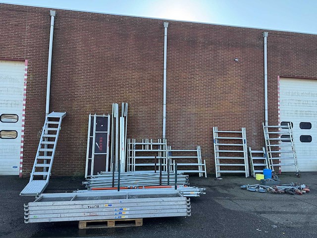 Aluminium steiger v.v. trap, valbeveiliging, steigerwielen - afbeelding 1 van  21